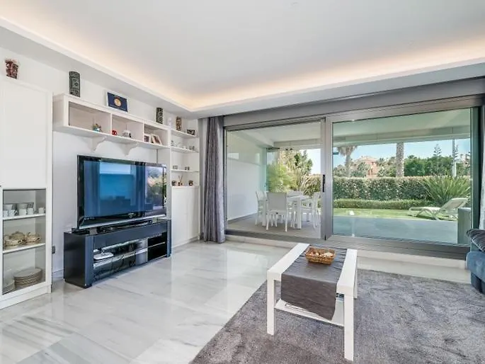 Lujoso Apartamento Con Piscina Comunitaria En La Costa Del Sol Apartment Marbella 0*,  Spain